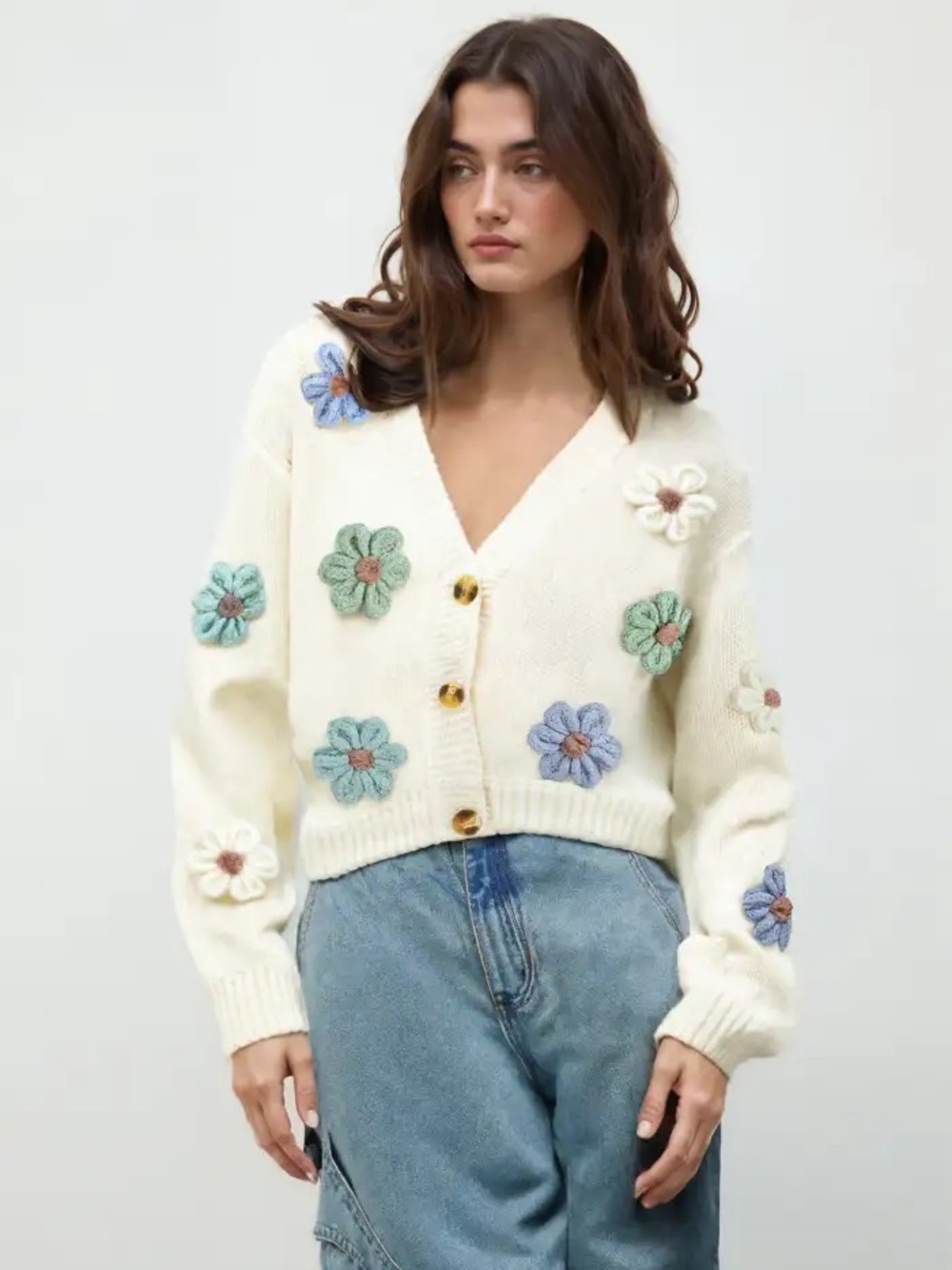 Cider Cream V-Neck Cropped Cardigan with Floral Appliqués Size Medium